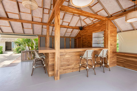 Exclusive Beachfront Bar - Tropical Thatched Roof Dining at Bankun Koh Samui