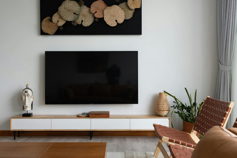 Modern entertainment lounge with large flat-screen TV at Villa Ombra, luxury Koh Samui rental
