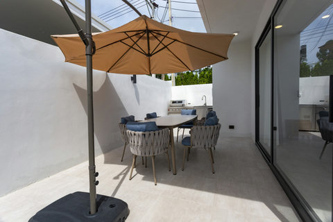 Outside dining & BBQ