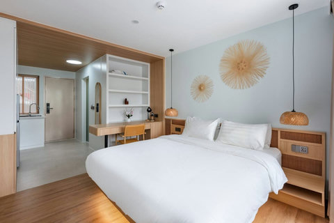 Step into a fresh, bright bathroom where you can rinse off the day. A refreshing shower is always waiting.