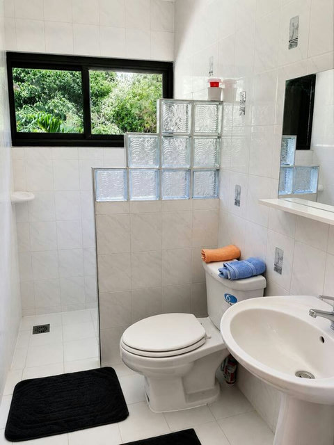 A second, fully equipped bathroom means no morning queues. Relax and refresh at your own pace.