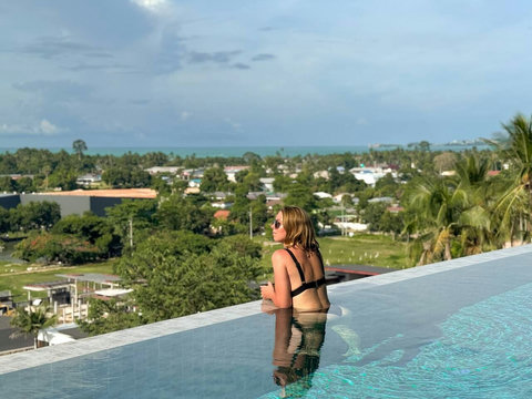 Elevated panoramic views across Koh Samui’s lush hills and tropical landscape.