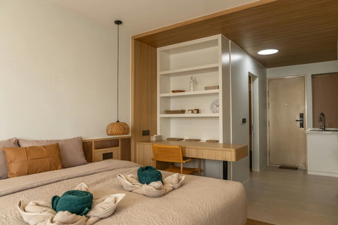 Easy access to your condo through the well-maintained entrance and pathways