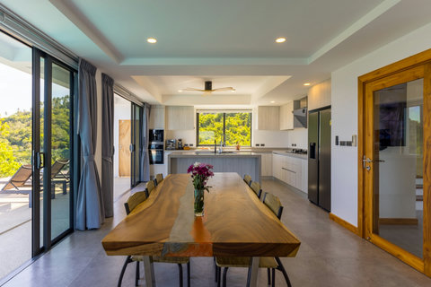 Dining 3