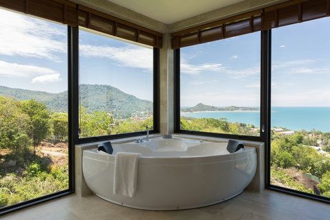 Master Bedroom Bathroom 1