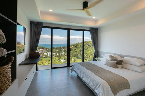 Deluxe Bedroom