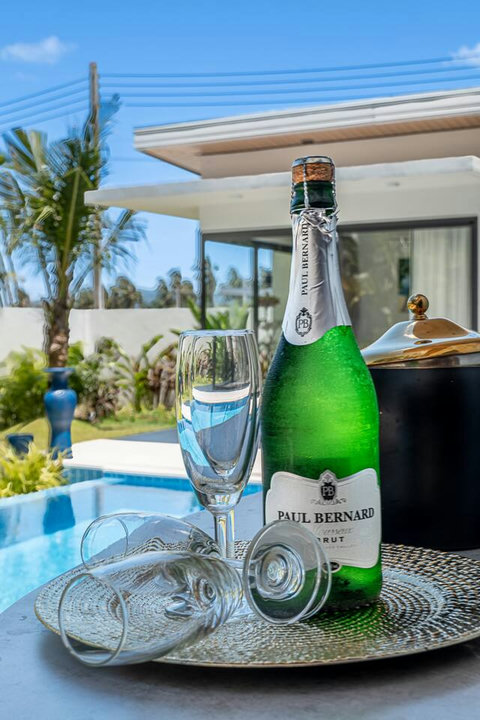 Welcome amenities and refreshing details amidst tropical greenery.