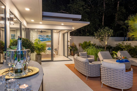 Welcome refreshments and elegant details awaiting your arrival at Villa Venus