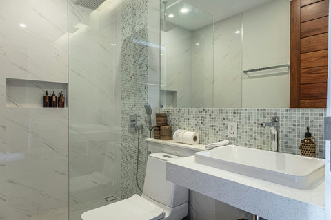 Shower room with mosaic wall