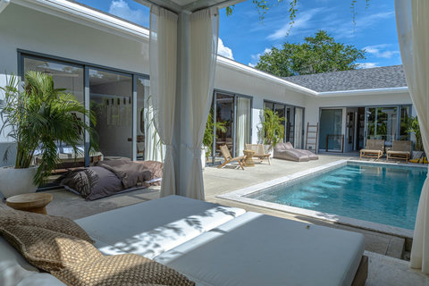 Daybed cabana beside the pool