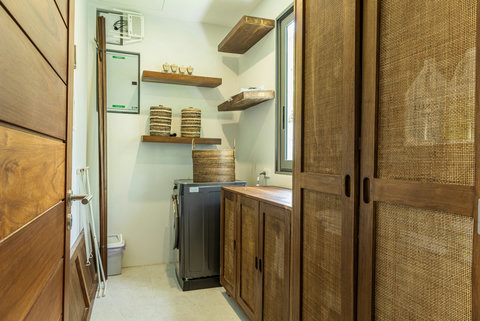 Laundry room with washing machine