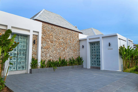 Dive into crystal-clear, skin-friendly salt water. The pool blends seamlessly into the horizon.