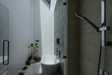 spend quite time in your private Bathtub