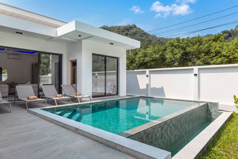 Enjoy the private pool and sunny terrace, perfect for relaxing throughout the day.