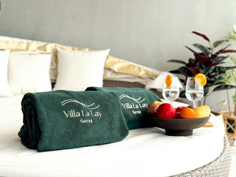 Welcome amenities with Villa La Lay towels, fresh fruit and refreshments.