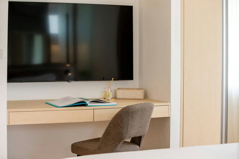 Bedroom 3 TV and desk
