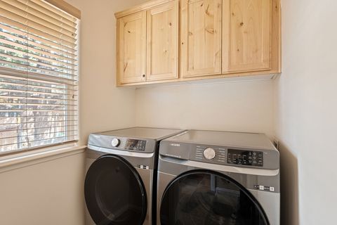 Brand new Samsung washer and dryer with washing pods are provided for guests to use during their stay.