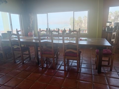 AMPLE KITCHEN