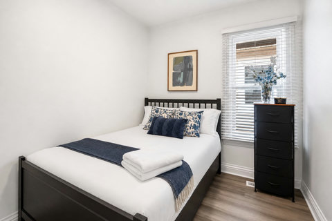 Bedroom 3 Queen