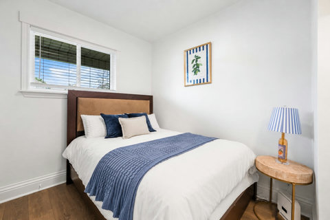 Matser bedroom Queen