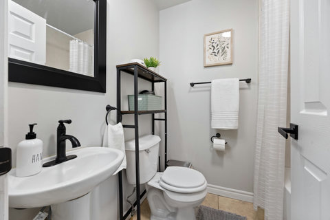2 Bedroom Unit Bathroom