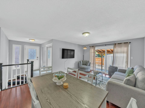Living Room/Dining area