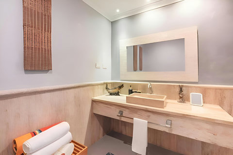 Spacious Bathroom