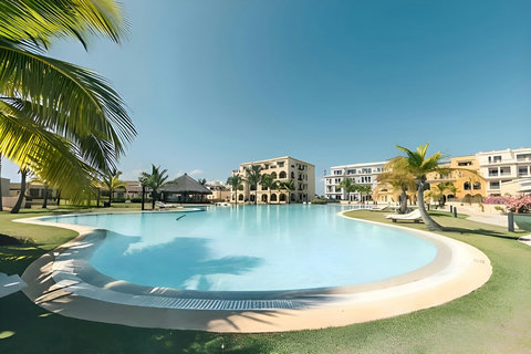 Large Pool right in front of the property