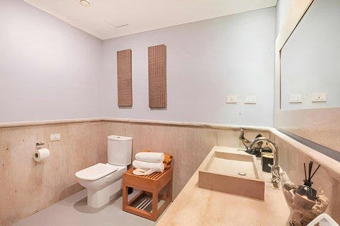 Spacious bathroom