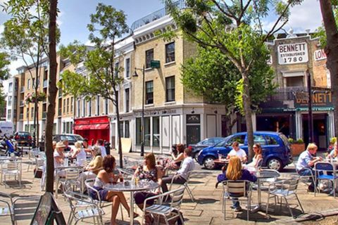 Lots of restaurants, cafes and bars nearby