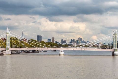 Just a 15-minute stroll to Chelsea Embankment and the iconic Albert Bridge, offering scenic riverside walks, picturesque views, and easy access to vibrant cafes, boutiques, and cultural spots along the Thames.