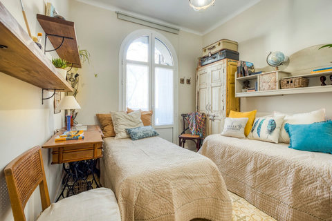 Habitación del viajero también se convierte en dormitorio doble