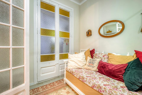 Habitación con salida al patio lavadora
