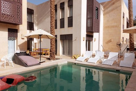 Enjoy the sunny days on the private heated pool deck, with different seating zones, 
spaces designated for sunbathing  (chaise longue) and fitness area, with separate comfortable seats for recreation, 