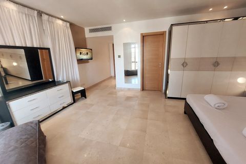 Each en suite room has it's own private bathroom, wardrobe, and smart TV, with  balcony or window overlooking the private pool or the private front yard, Hospitality serviced rooms  housekeeping, laundry, bath supplies, hairdryer, linens and towels