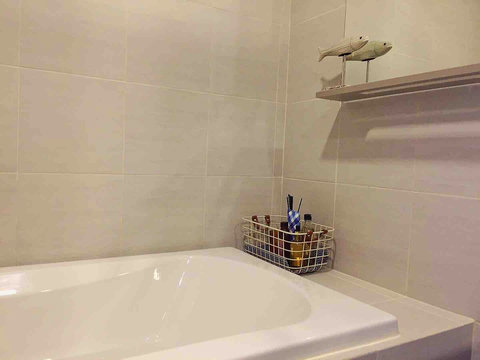 Bathtub in master bedroom