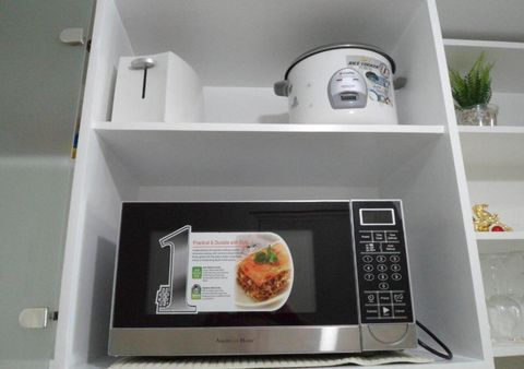 Microwave oven, toaster, rice cooker
