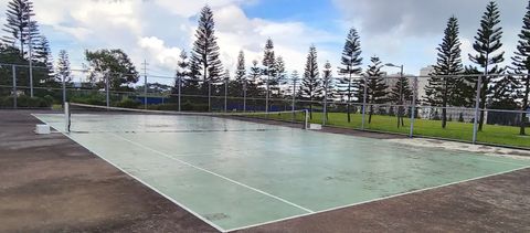 Tennis Court (pay per use)