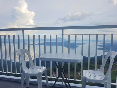 Balcony with Taal lake view