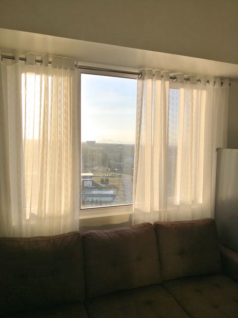 Side window