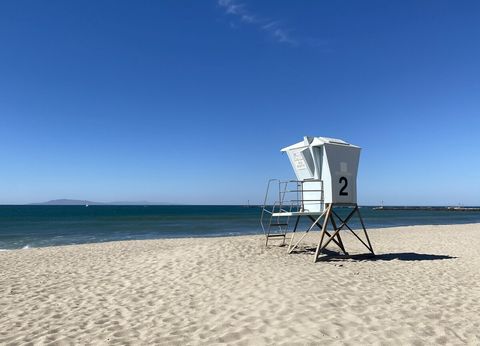 Lifeguard tower by this home. Anacapa and Channel Islands with sail boats in the horizon.
Ask about things to do and island excursions/diving/sailing etc.