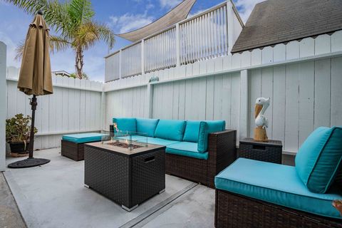 Chill out in the private front yard over drinks or BBQ. 