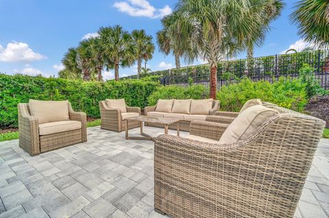 Luxury Outdoor Furniture 