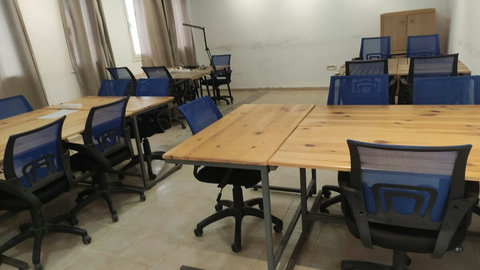Espace calme avec Wi-Fi rapide et bureau. Idéal pour télétravailler à Djerba dans une ambiance inspirante et conviviale.