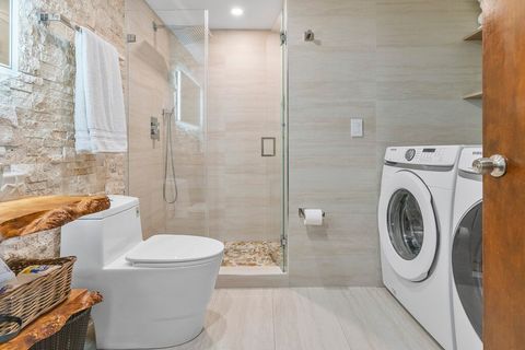 Guest Bathroom/Laundry