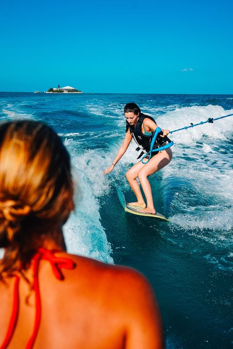 Wakesurfing