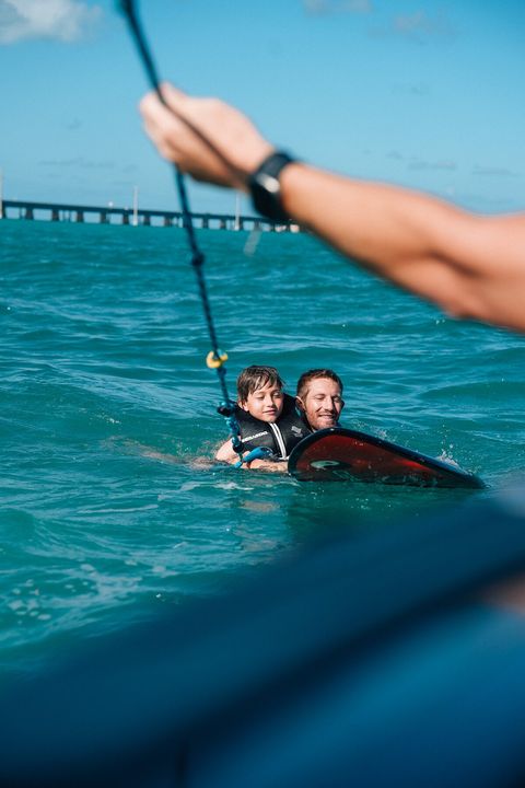 Papa/Son Wakesurfing
