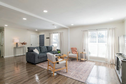 Inviting & Cozy

Bright and airy living room with stylish, modern seating

Spacious, sunlit living area designed for total relaxation

Cozy and open living space with ample natural light