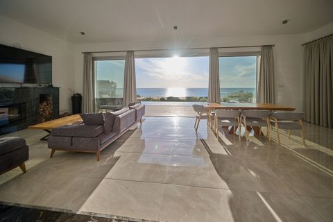 Living Room / Lounge