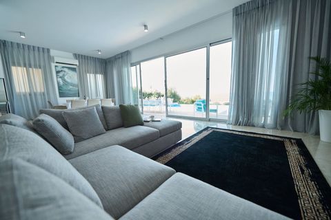 Living Room / Lounge